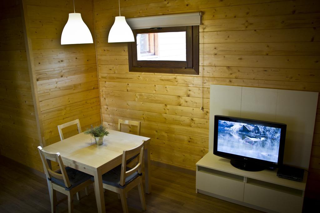 Apartamentos El Bosquet Sant Cugat del Vallès Eksteriør bilde