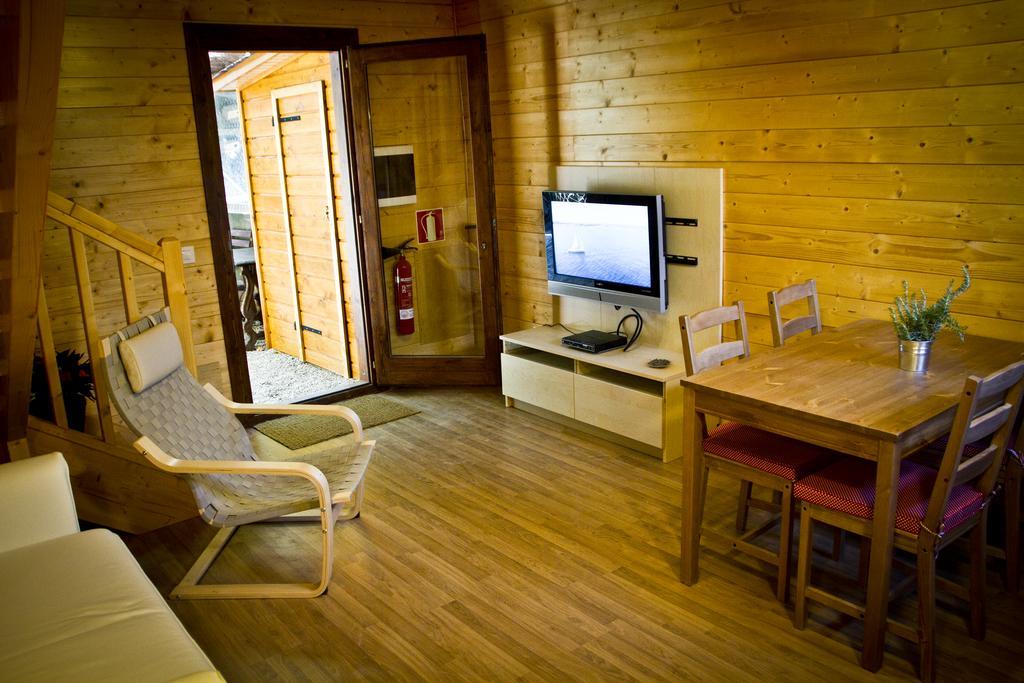 Apartamentos El Bosquet Sant Cugat del Vallès Rom bilde